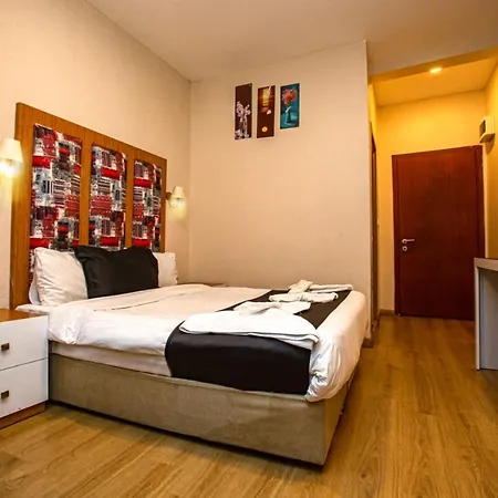 La Pera Suites Hotel 2*