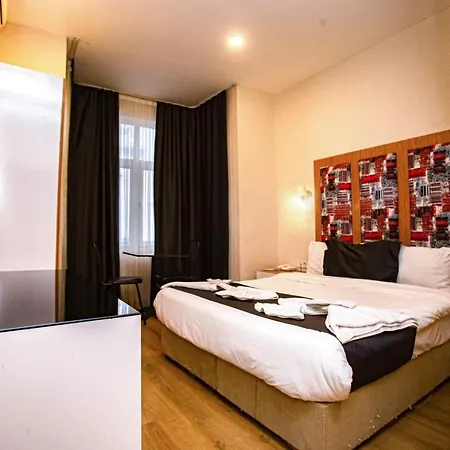 La Pera Suites Hotel 2*