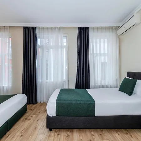 La Pera 3*
