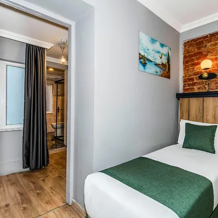 La Pera Aparthotel 2*